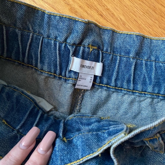 Forever 21 high waisted mom jeans - Picture 4 of 4